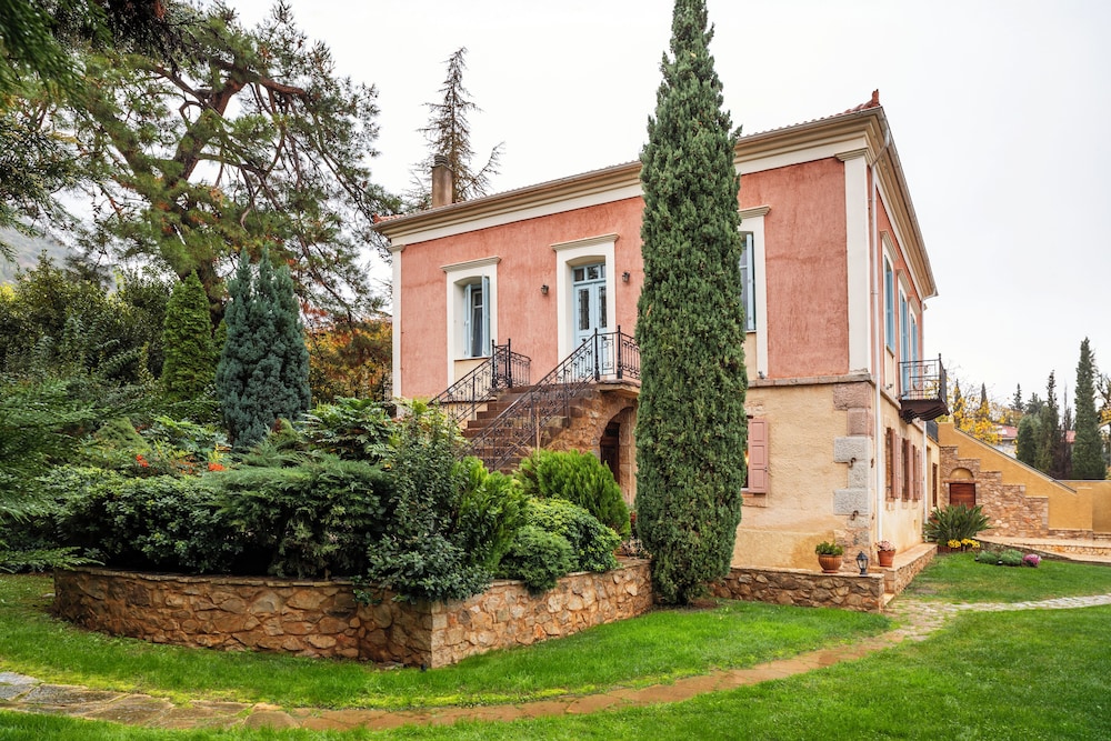 Archontiko Parnassus Dadi in Amfikleia, Greece