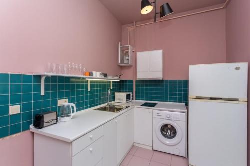 Super Stylish and Spacious 3 Seperated Apartments For 6 people