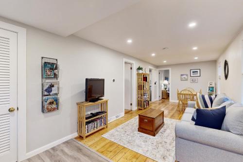 Seabreeze Escape - carbon neutral hotel in Barnstable