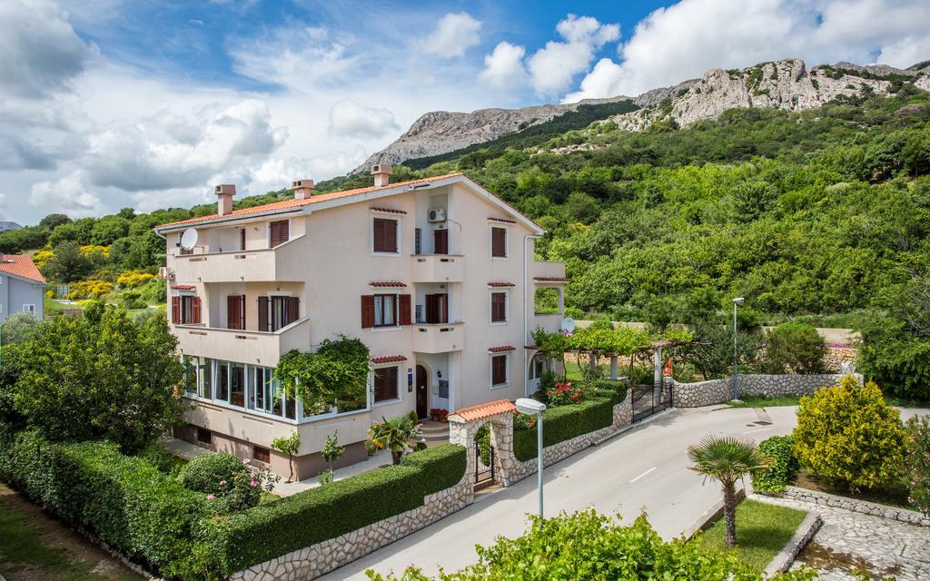 Apartmani Maja Baška — 4-Star Luxury Hotel in Baska, Croatia