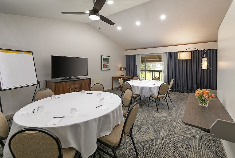 Half Moon Bay Lodge - photo 41