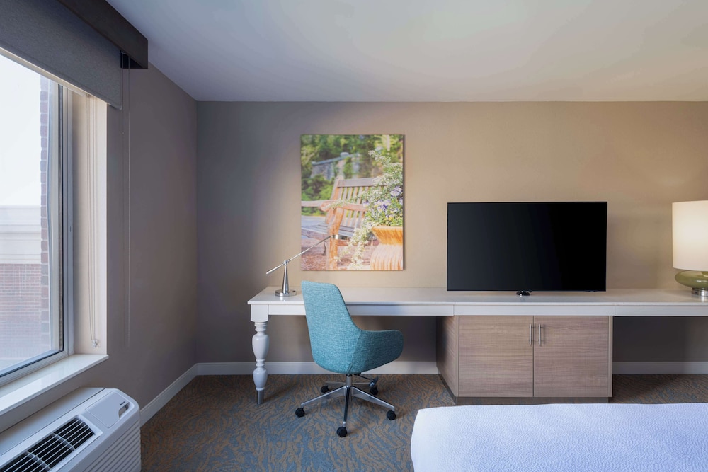 Hilton Garden Inn St. Charles - photo 23