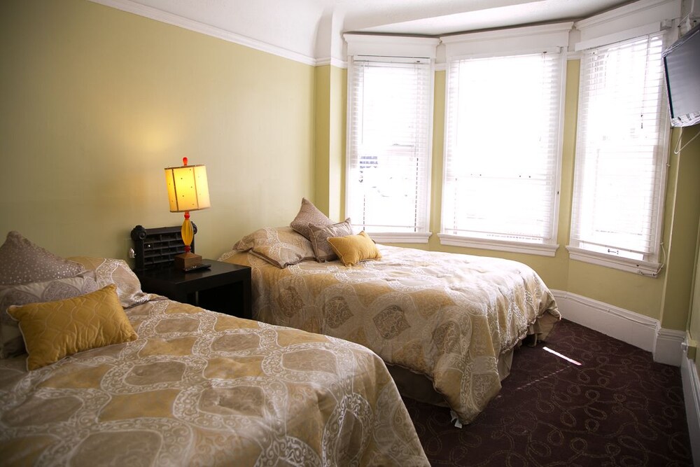 Dakota Hotel - photo 8