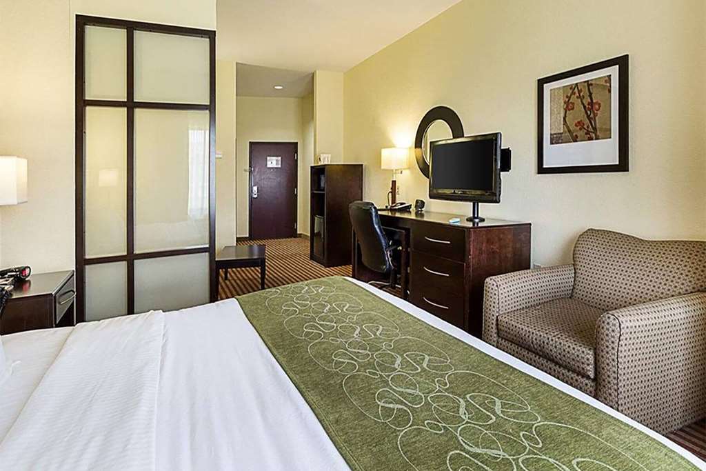 Days Inn & Suites by Wyndham Houston West Energy Corridor - photo 8