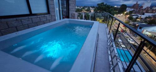 Vivisierras Piso 4 frente al lago Centro Villa Carlos Paz pileta privada vista panorámica — 4-Star Luxury Hotel in Villa Carlos Paz, Argentina