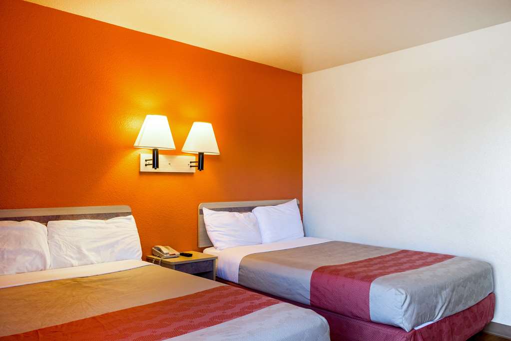 Motel 6 Mojave CA - photo 10