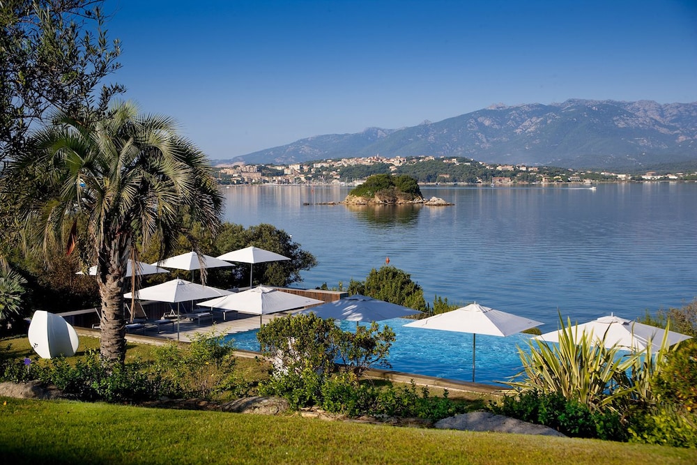 Casadelmar - carbon neutral hotel in Porto-Vecchio