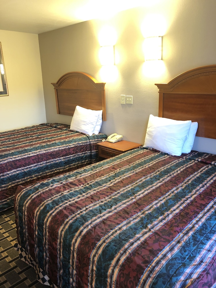 Inn At Mexia - photo 10