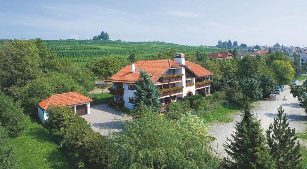 Hotel Alpina — hotel in Hagnau