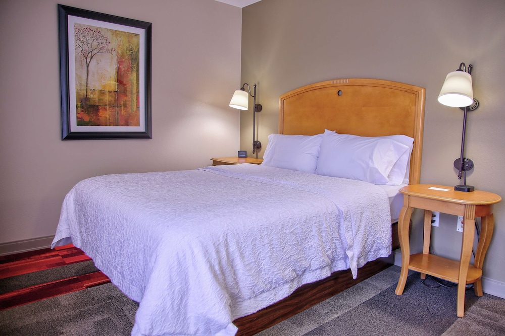 Hampton Inn Cedar City - photo 7
