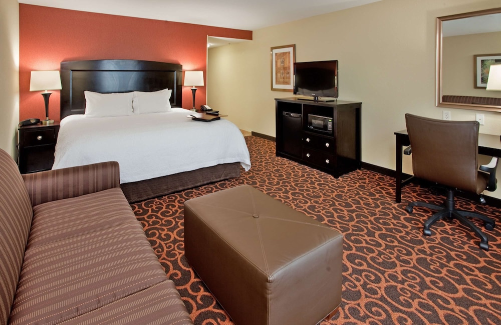 Hampton Inn & Suites Dickinson - photo 23