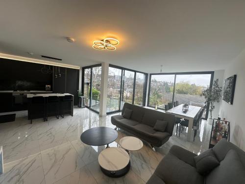 Luxurious & Elegant 6 Bed House — 4-Star Luxury Hotel in Barnet, United Kingdom