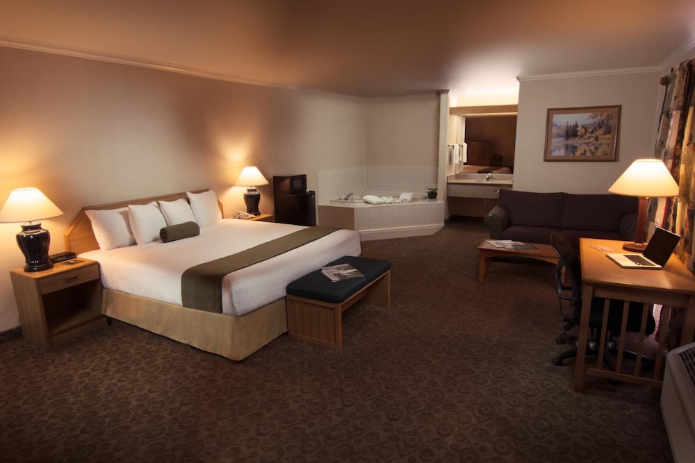 The Redwood Riverwalk A Boutique Hotel - photo 13