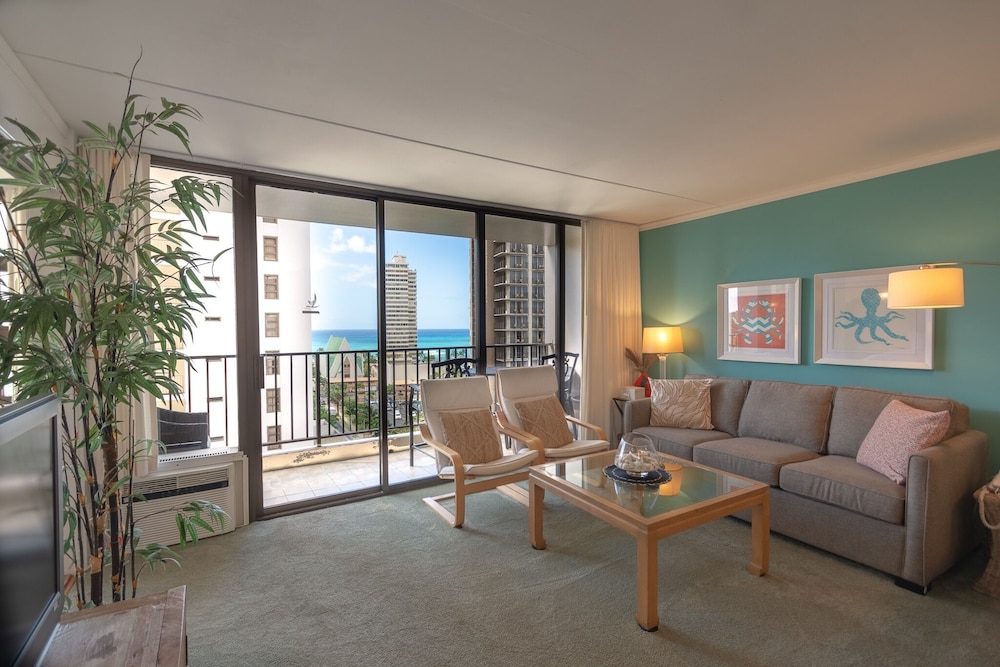 Modern 12th Floor Waikiki Banyan Condo with Partial Ocean Views by Koko Resort Vacation Rentals Honolulu - photo 15