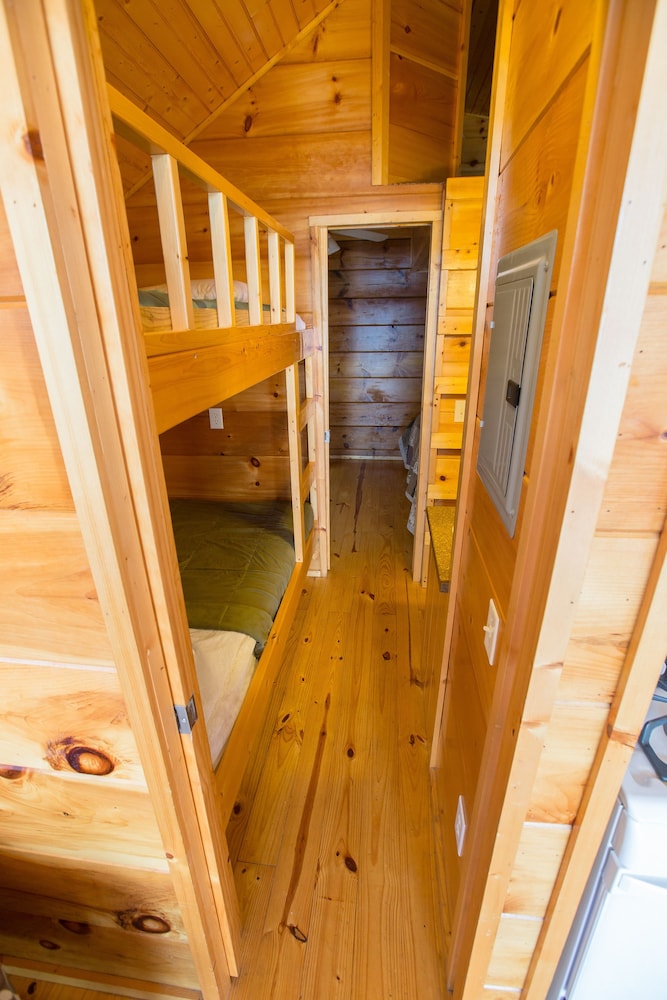 Edinboro Lake Resort Cabins - photo 11