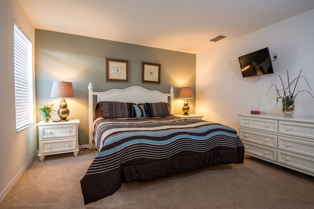 Bella Vida Resort by Home 2U - photo 9