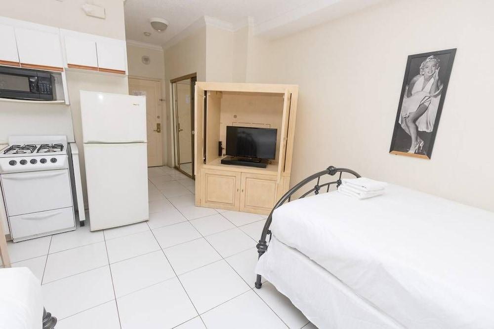 421 Studio Apartment Hollywood Beach Resort - photo 7