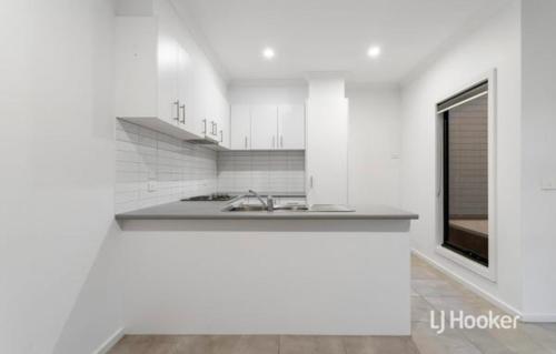 Cozy room in Cranbourne - last minute hotel in Cranbourne West