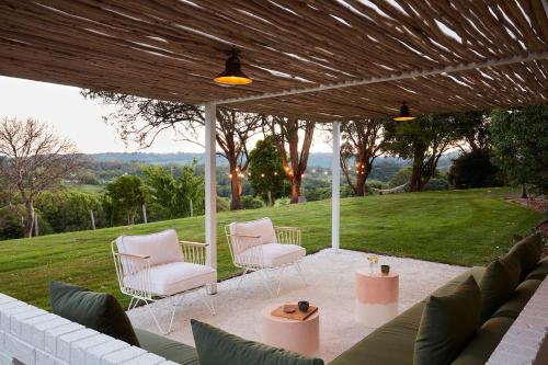 Hidden Byron designer hinterland oasis with pool fireplace and firepit — Brunswick Heads — photo 4