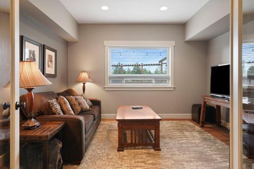 Five Peaks ac hot Tub 5br 3.5ba - photo 16
