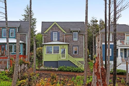 Ruff Seas by Seabrook Hospitality in Huntington Beach, United States