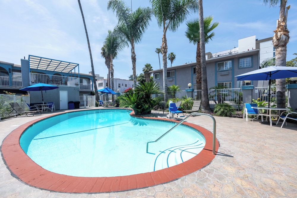 Hollywood City Inn - photo 50