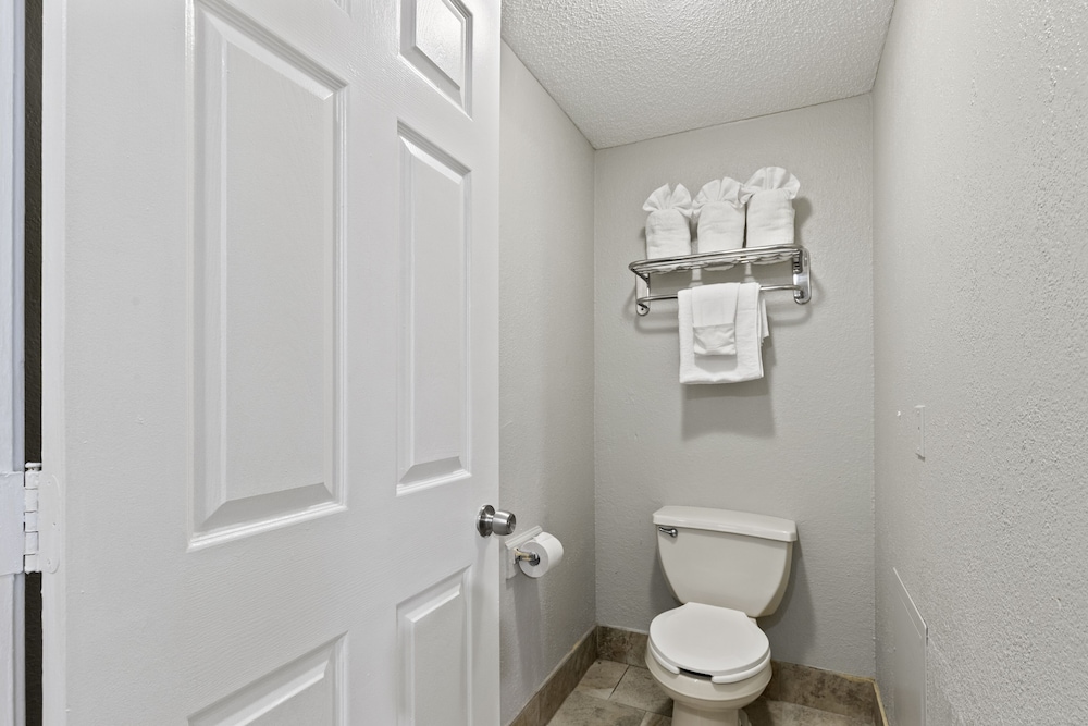 Ocean Crest Inn and Suites - photo 71