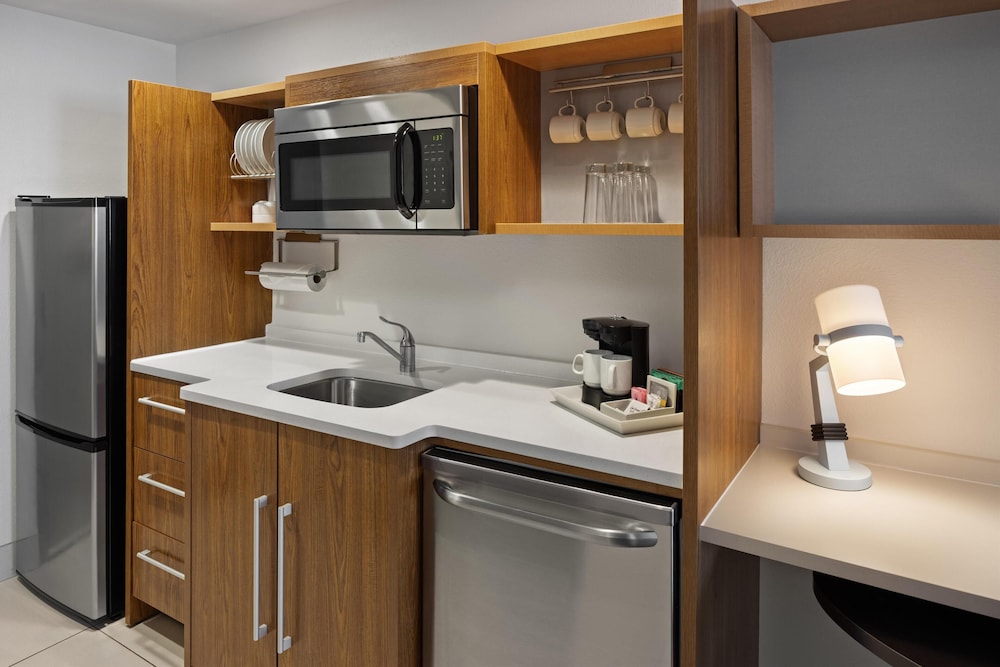 Home2 Suites by Hilton Roseville Minneapolis - photo 15