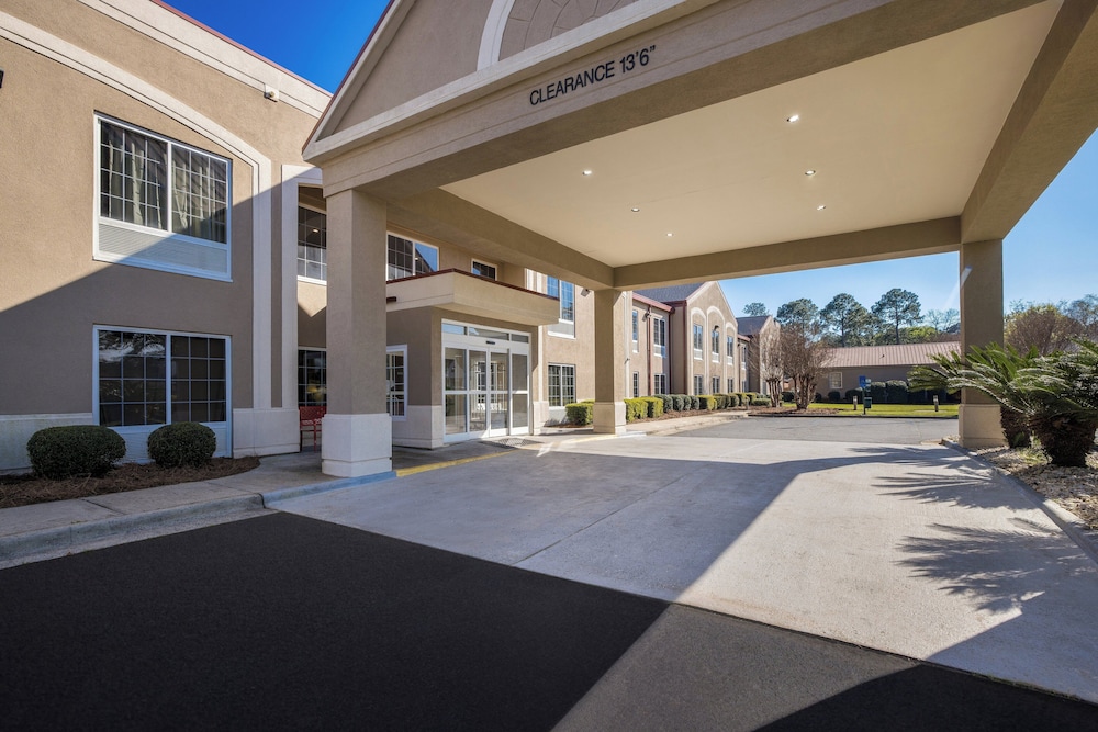 Red Roof Inn & Suites Albany GA - photo 33