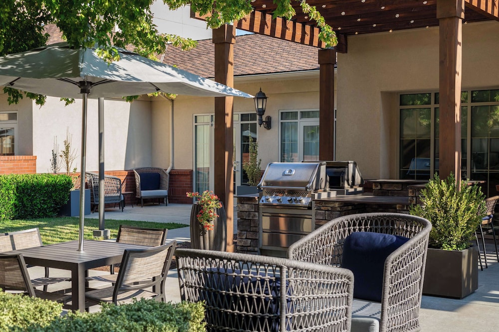 Homewood Suites Medford - photo 45
