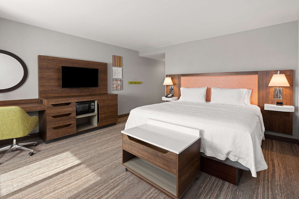 Hampton Inn & Suites Burlington - photo 13