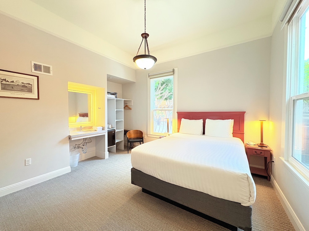 The Grove Inn - photo 7