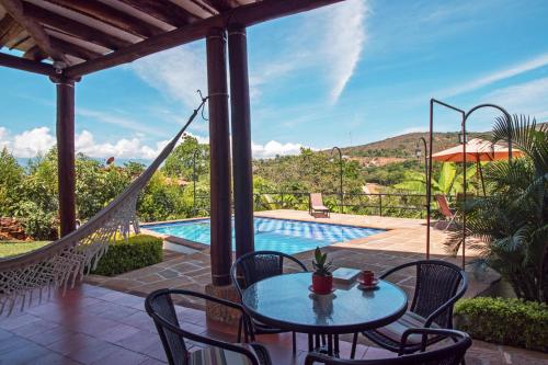 Casa Bari Altos de la Antigua — 4-Star Luxury Hotel in Barichara, Colombia
