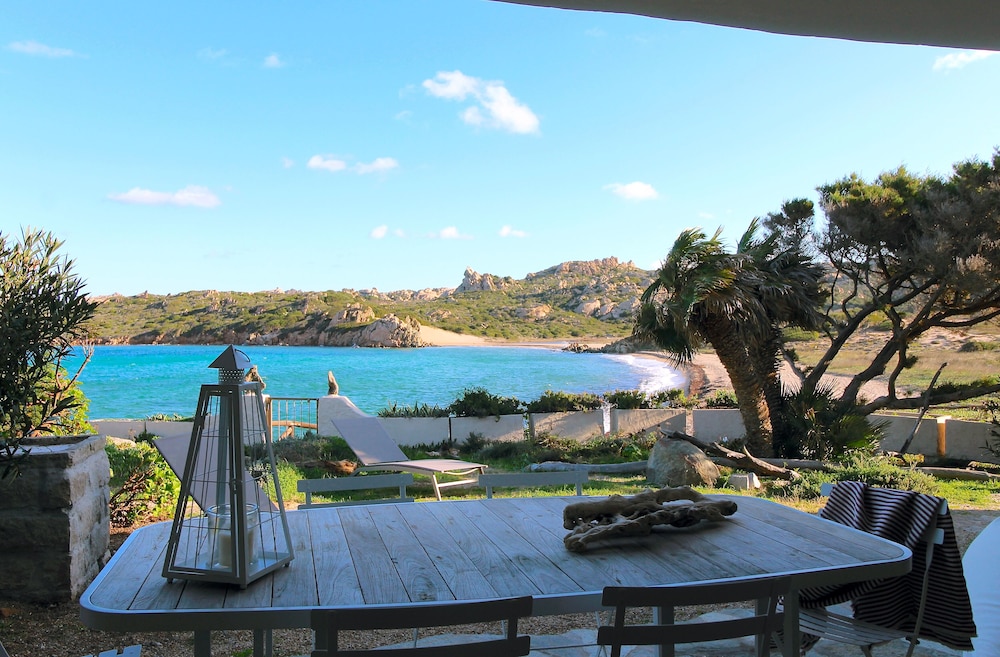 Maison Monte d'A Rena — 4-Star Luxury Hotel in La Maddalena, Italy