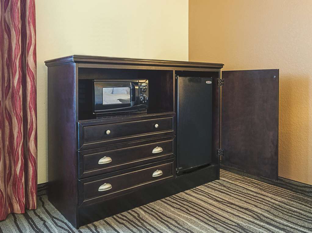 La Quinta Inn & Suites by Wyndham Slidell North Shore Area - photo 24