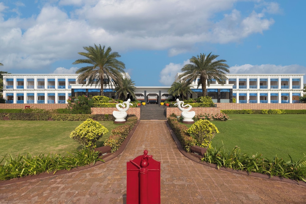 Mayfair Palm Beach Resort in Brahmapur, India