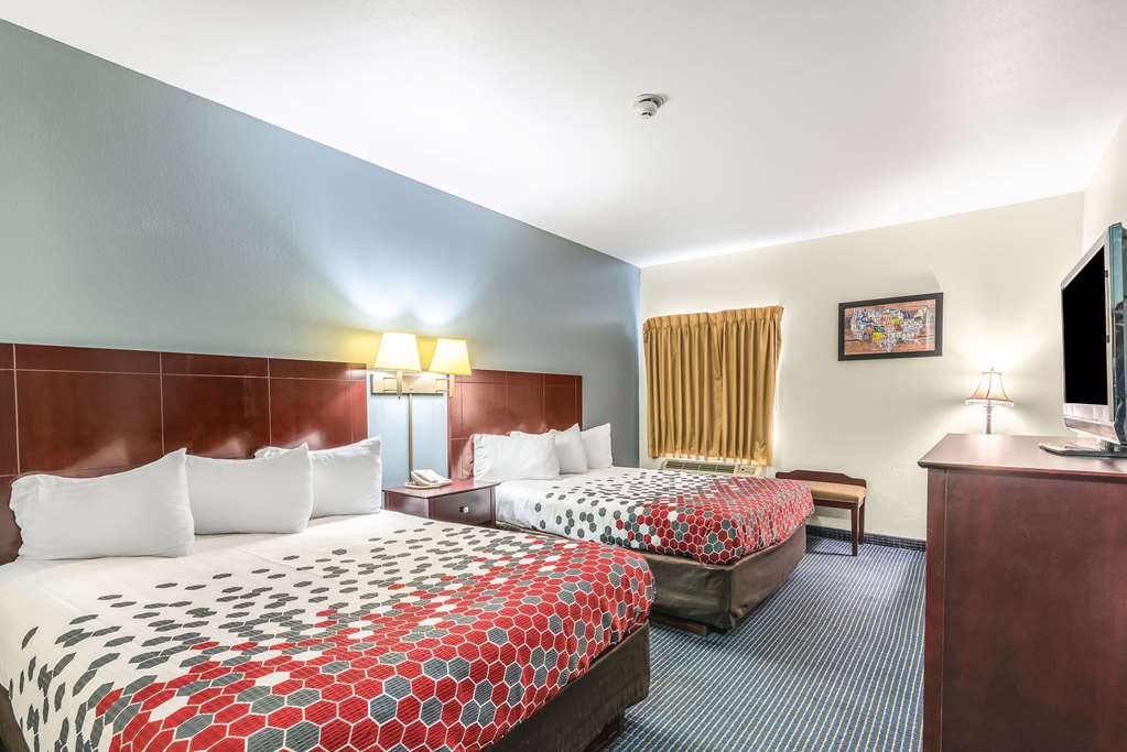 Econo Lodge Inn & Suites Pritchard Road North Little Rock - photo 22