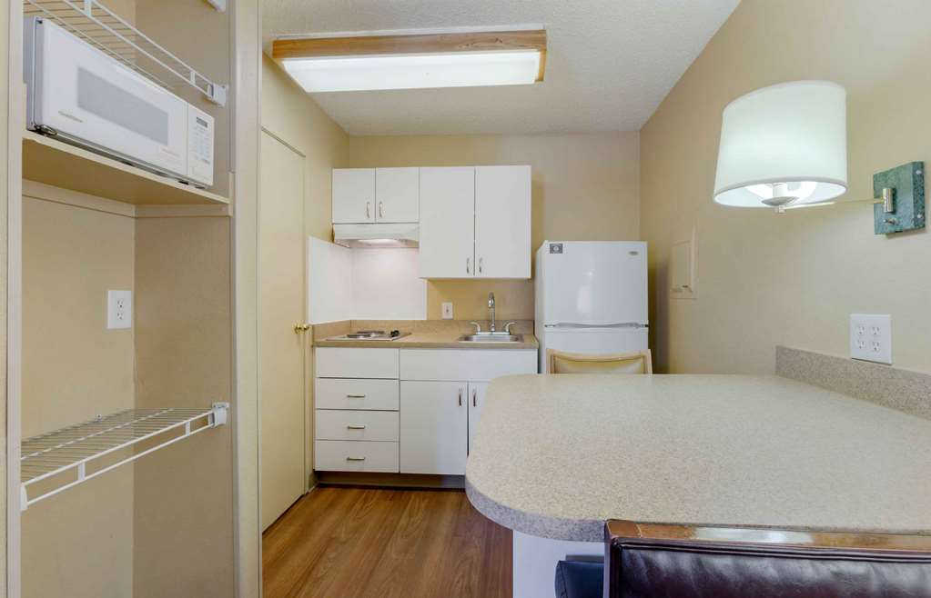Extended Stay America Suites Phoenix Scottsdale Old Town - photo 21