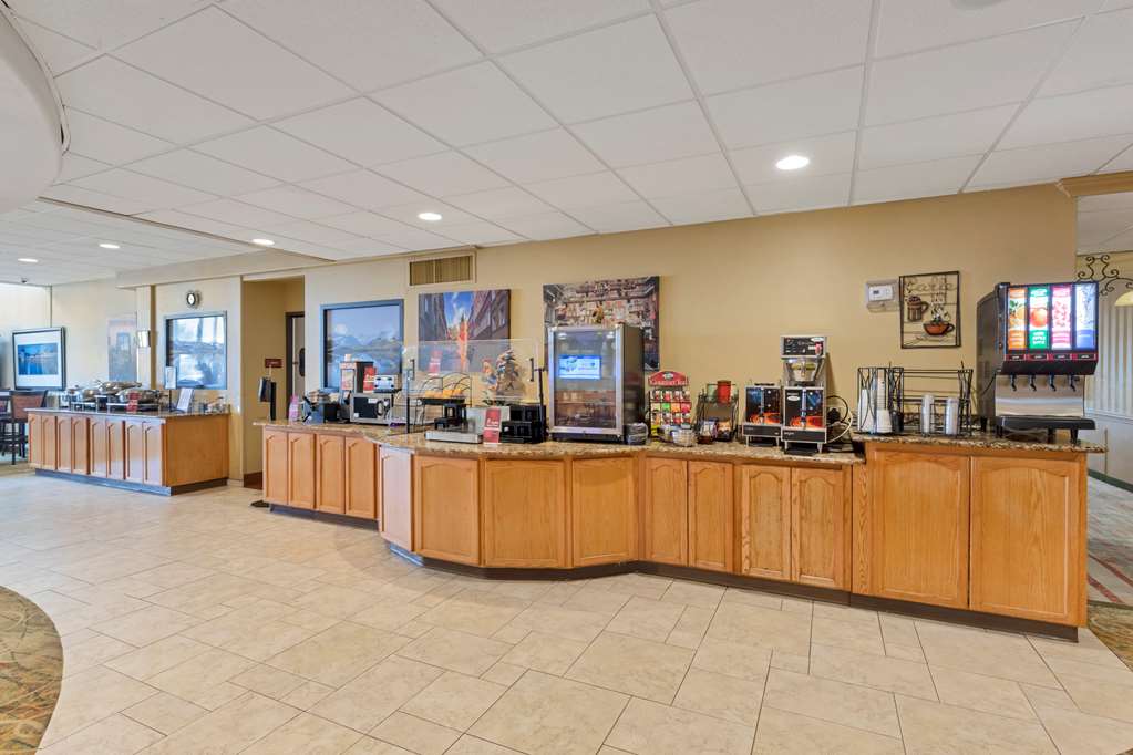 Best Western Plus Swiss Chalet Hotel & Suites - photo 40