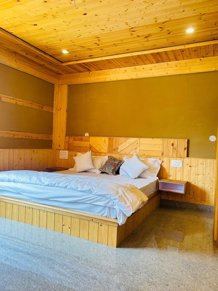 Himalayan Baseraa - carbon neutral hotel in Unknown City