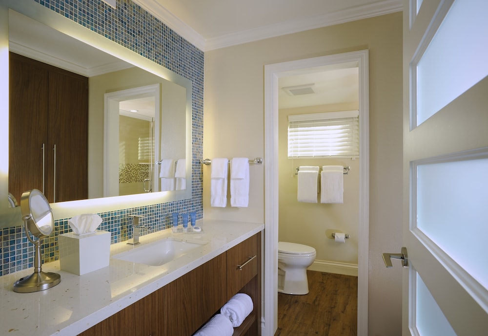 Edgewater Beach Hotel - photo 27