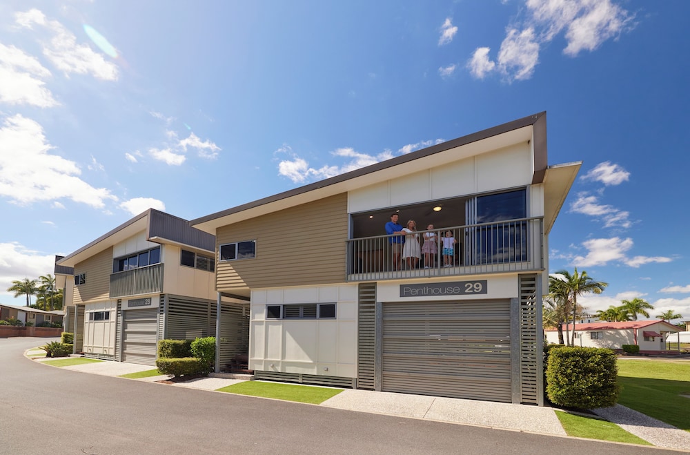Brisbane Holiday Village — 4-Star Luxury Hotel in Eight Mile Plains, Australia