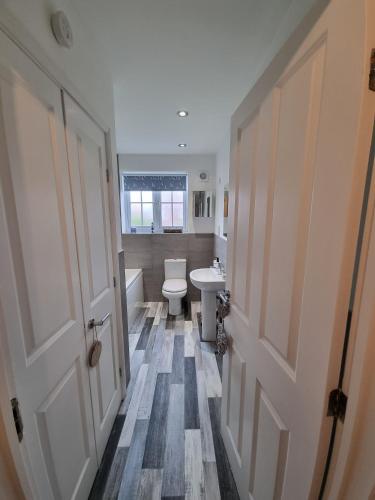Sea Esta The Bay 2 bedrooms patio garden parking nearby 2 dogs welcome