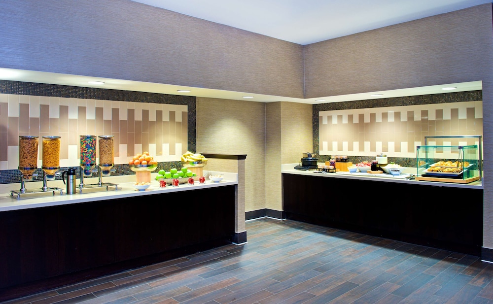 Embassy Suites by Hilton Dulles Airport - photo 36