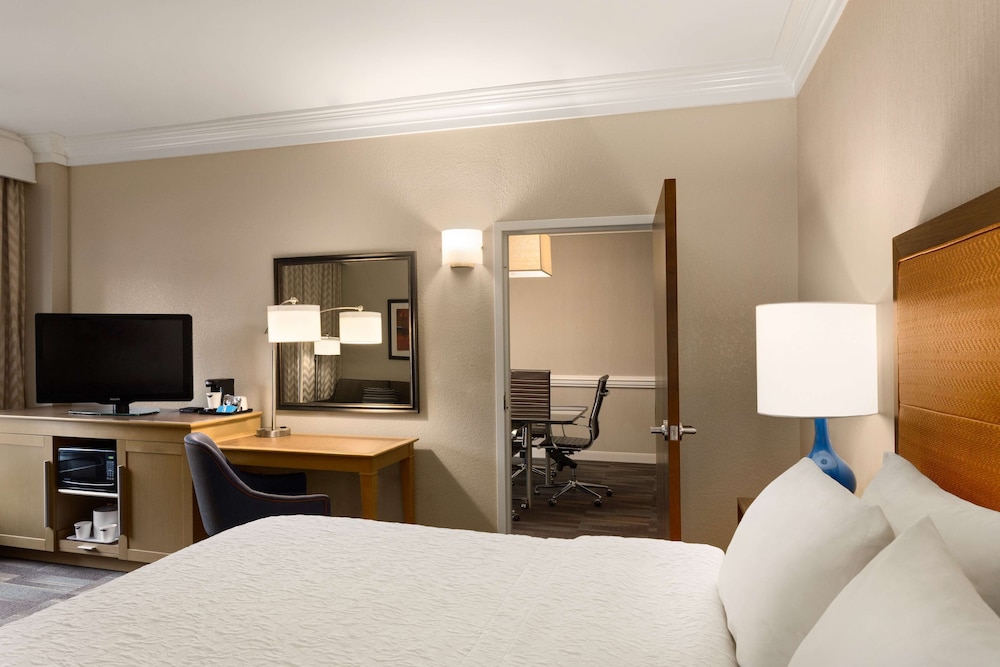Hampton Inn by Hilton Fort Smith - photo 2