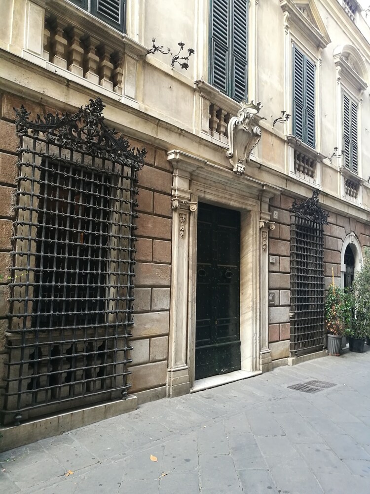 Foresteria di Palazzo Picedi Historic Rooms Sarzana — 4-Star Luxury Hotel in Sarzana, Italy
