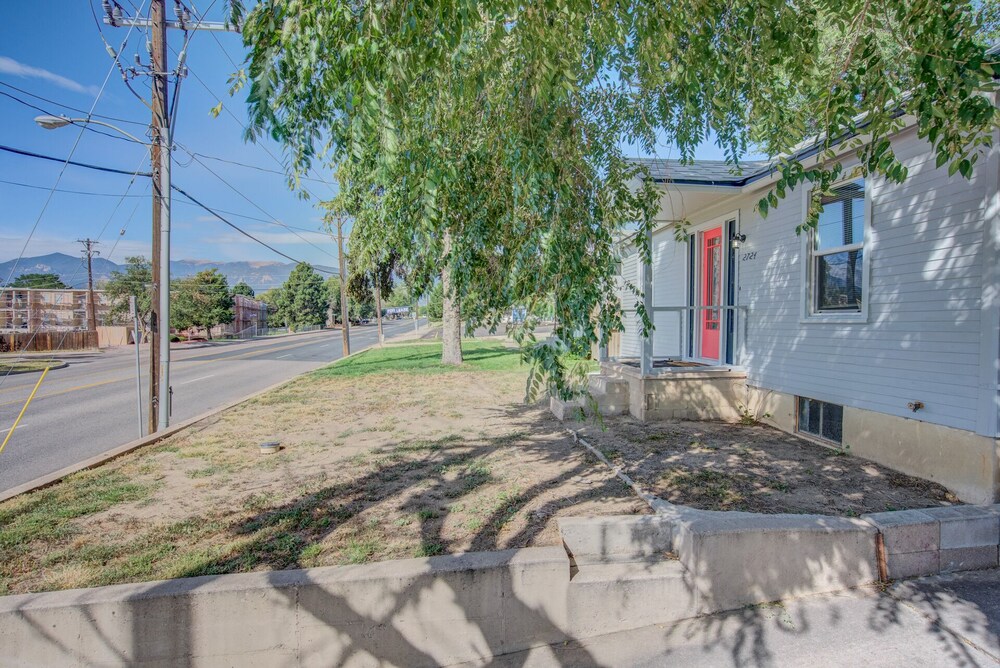 2BR Olympic Training Center Dog friendly - photo 25