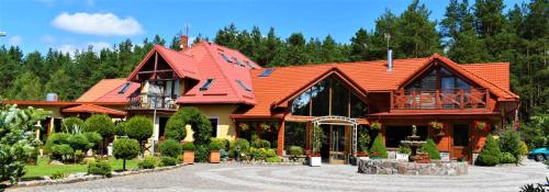 Agroturystyka Żabi Dwór — 4-Star Luxury Hotel in Somonino, Poland