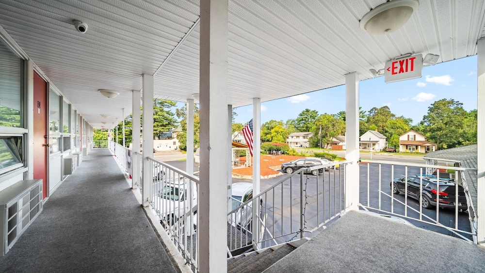 Grand Traverse Motel - photo 54