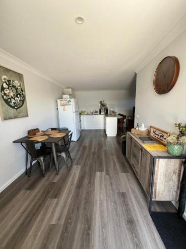 Morros Place — 4-Star Luxury Hotel in Hay, Australia